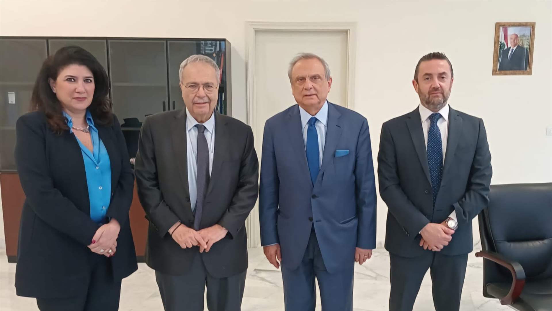 حبيب يطلع متري على مشاريع مصرف الإسكان